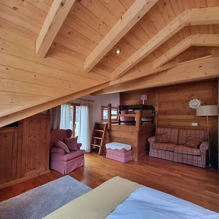公寓 Penthouse Perla 萨斯费
